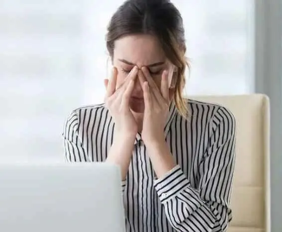 The Impact of Digital Overload on Mental Health and How to Unplug