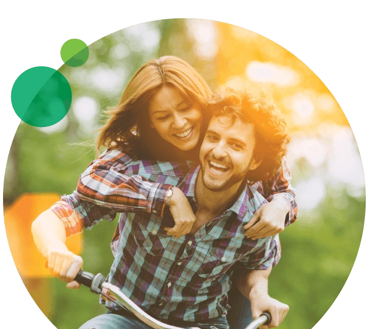 A couple in a park enjoying physical wellbeing
